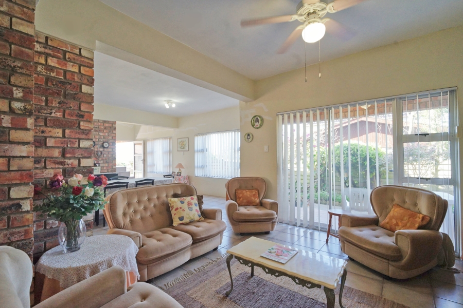 5 Bedroom Property for Sale in Seavale Eastern Cape